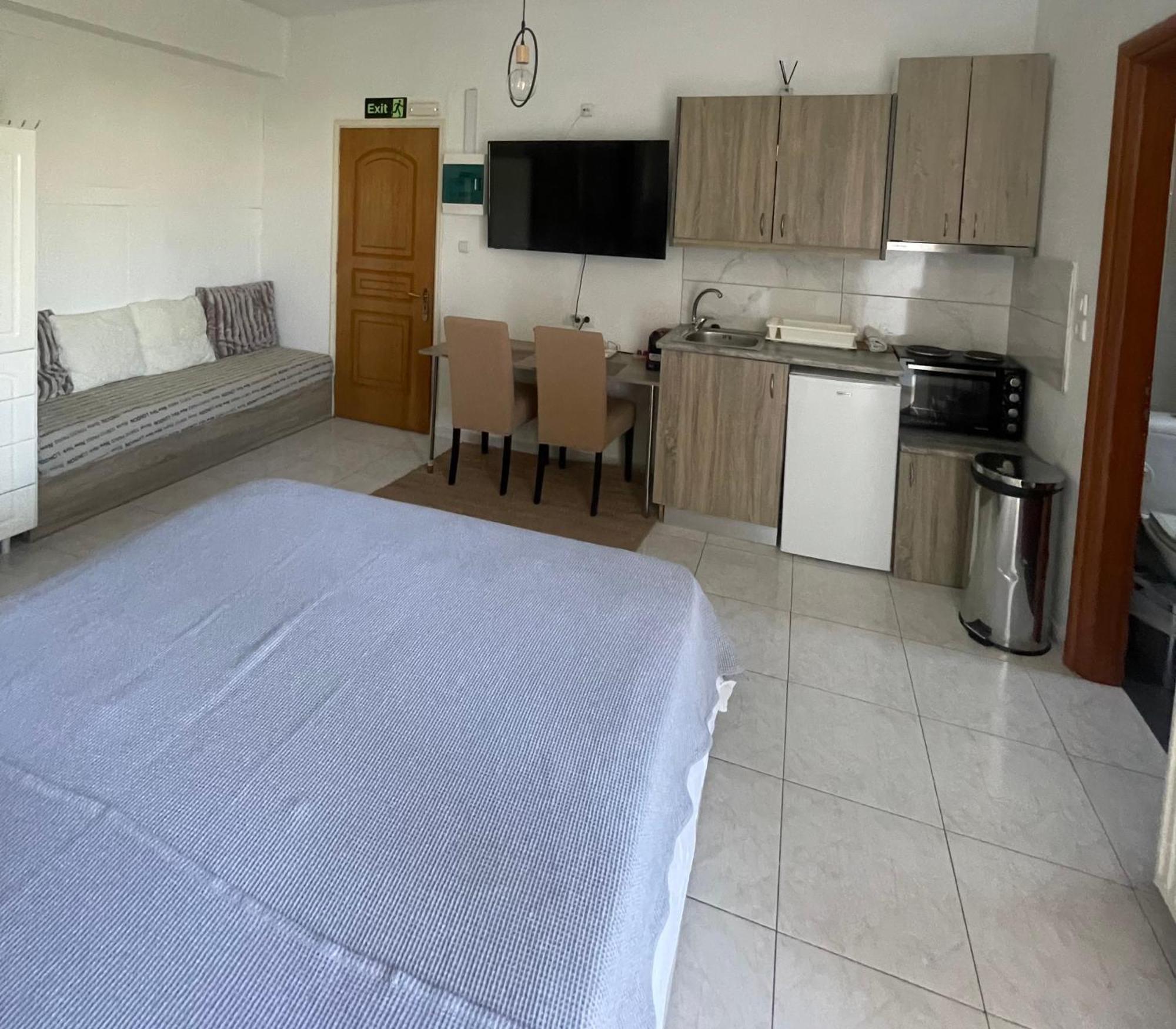 פאטרה Greece Apartments Now מראה חיצוני תמונה